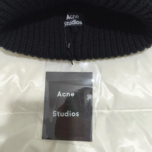 Acne Studios Smiley Face Logo Knit Hat - Picture 5 of 5